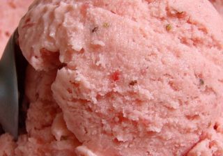 Strawberry powder helps stabilize ice cream stabilize ice cream
